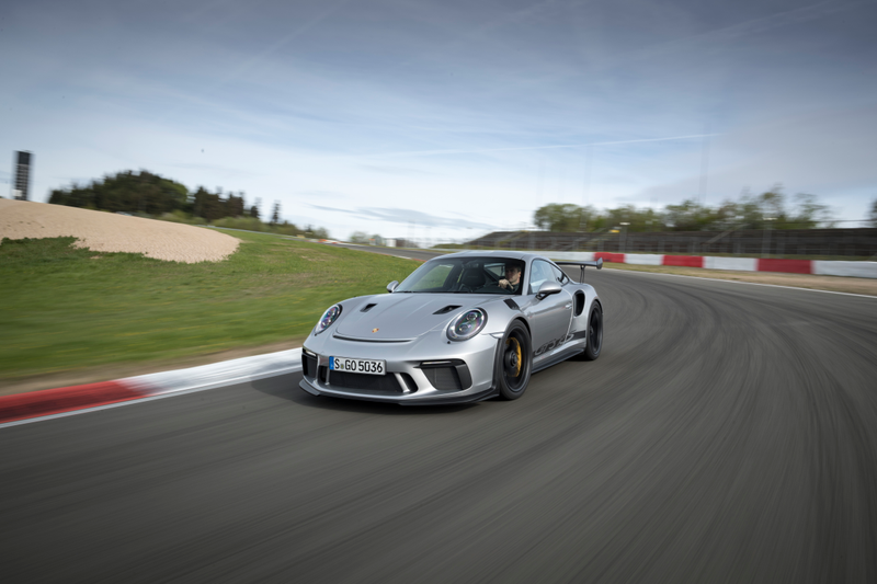 Illustration for article titled Put These Very Good 2019 Porsche 911 GT3 RS Photos In Your Life